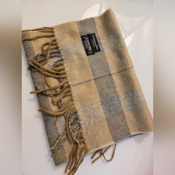 Dior Scarf With Bag - Picture 2 of 2